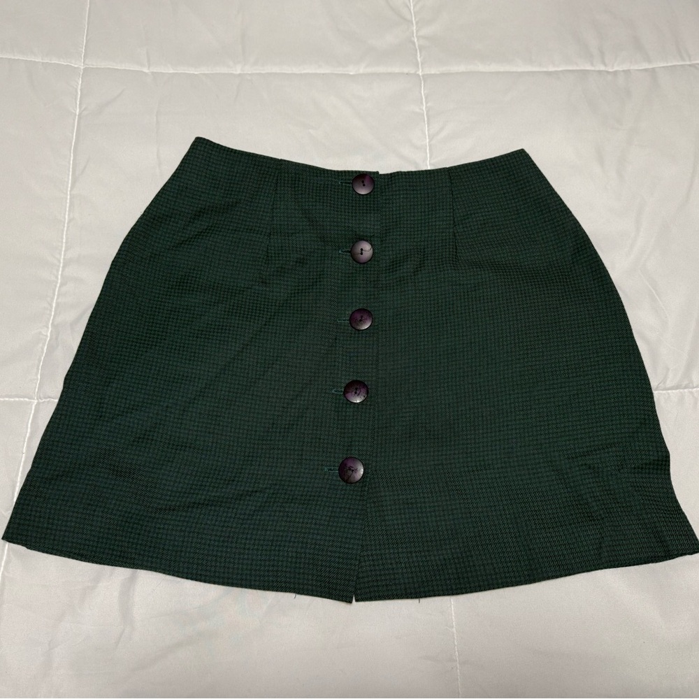 Stylish Dark Green Button-Up Mini Skirt